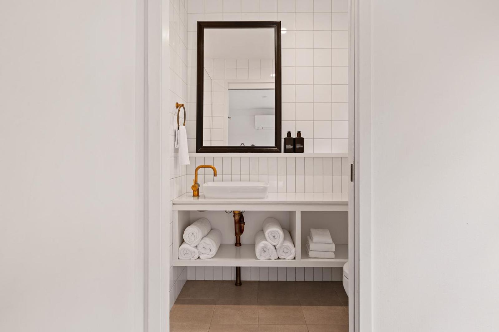 Hotel The Bower Byron Bay Esterno foto