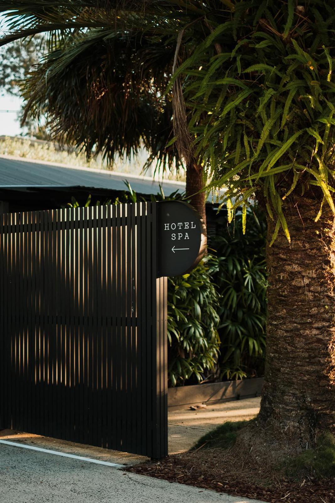 Hotel The Bower Byron Bay Esterno foto